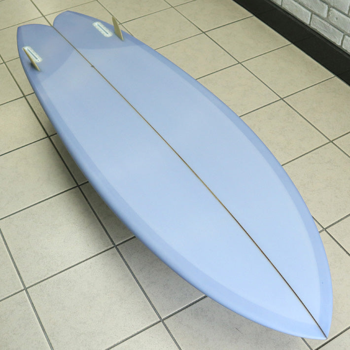 DERRICK DISNEY SURFBOARDS デリック ディズニーシェイプ TWINZER FISH MODEL 5’7” VISSLA(ヴィスラ)の看板ライダーDERRICK DISNEYシェイプ 送料無料